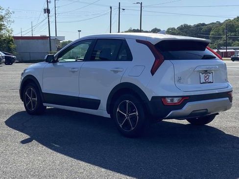 New 2025 Kia Niro LX FWD image 4