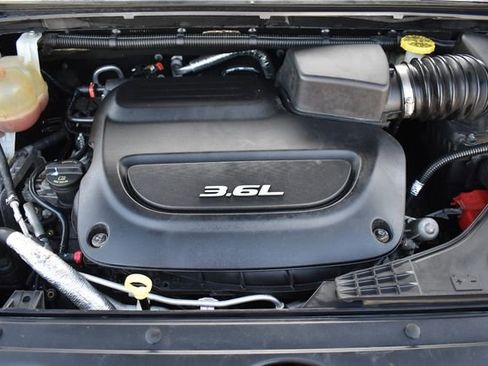 Used 2018 Chrysler Pacifica Touring-L Plus FWD image 39