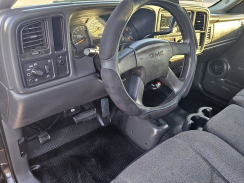 Used 2004 GMC Sierra 2500 W/T image 12