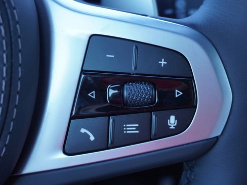 New 2025 BMW X7 xDrive40i w/ M Sport Package image 16