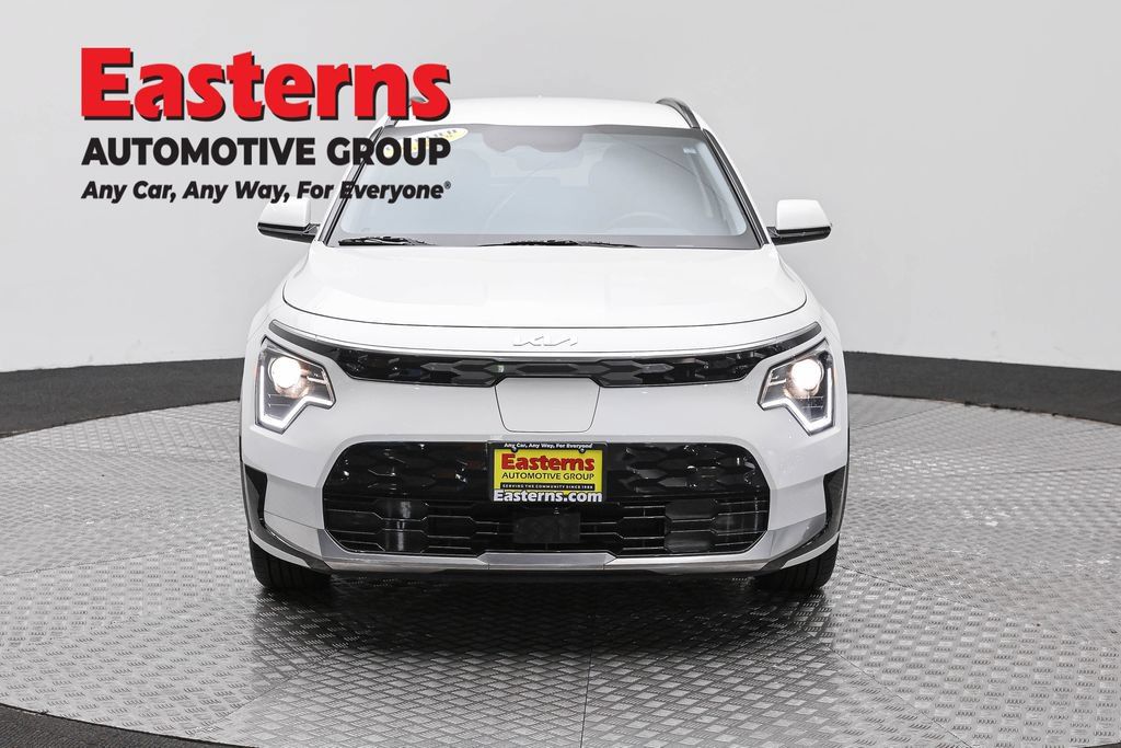 Used 2024 Kia Niro Wind w/ Wind Preserve Package FWD image 2