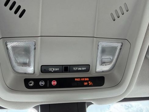 Used 2020 Chevrolet Equinox LS image 26