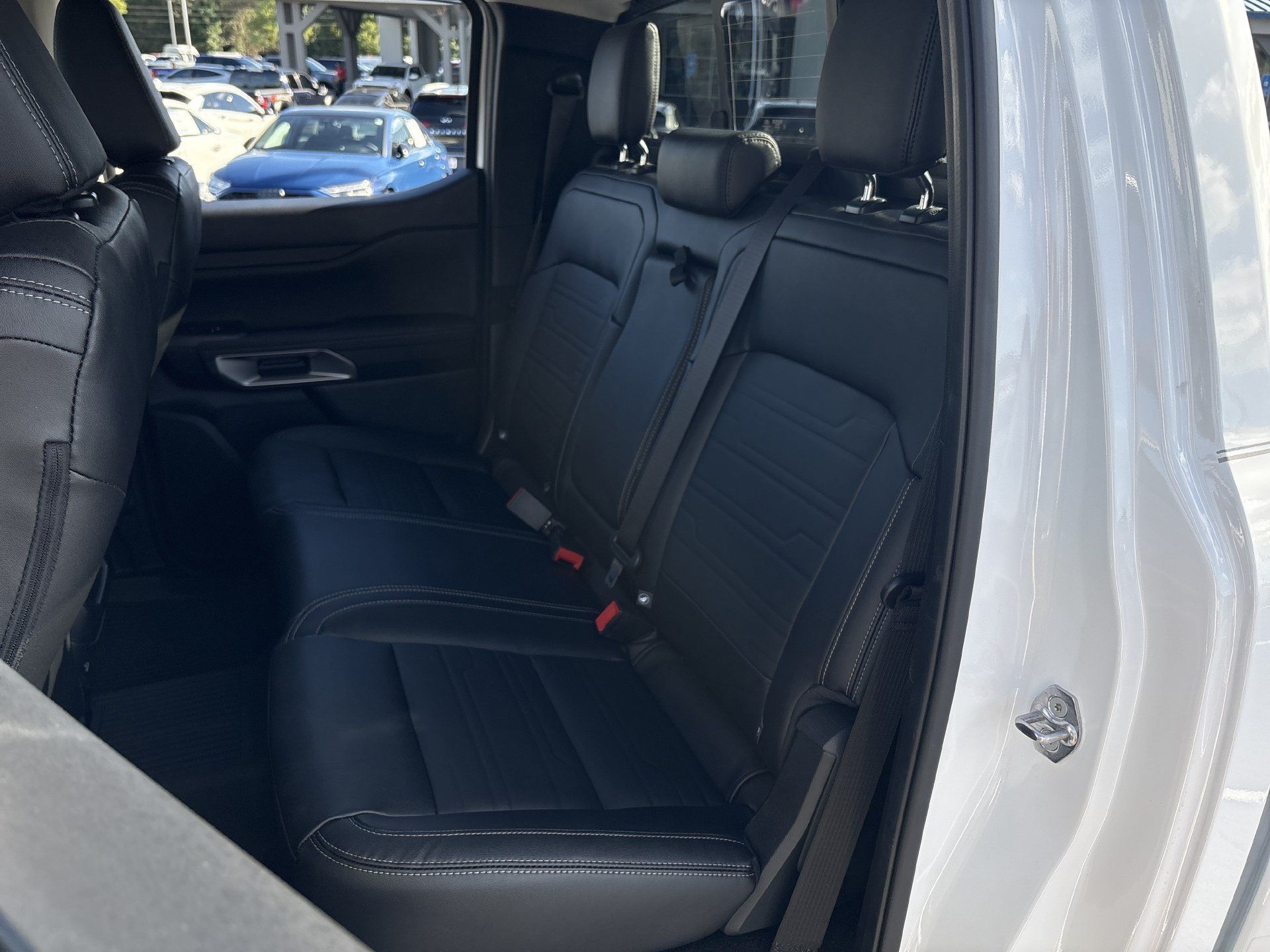 Used 2024 Ford Ranger Lariat w/ Trailer Tow Package RWD image 3