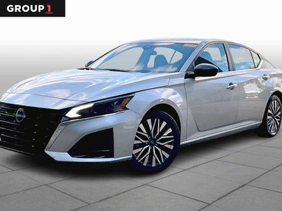 Used 2024 Nissan Altima 2.5 SV