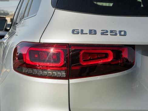 Certified 2023 Mercedes-Benz GLB 250 4MATIC image 7
