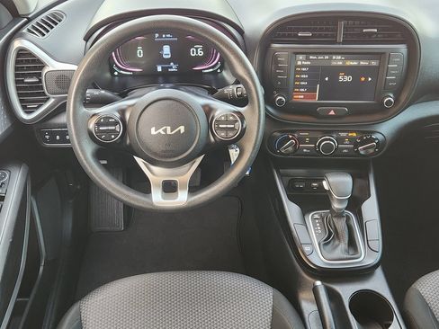 Used 2024 Kia Soul LX w/ Option Group 015 FWD image 25