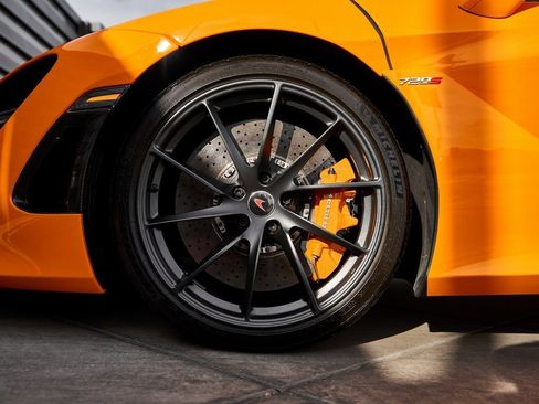 Used 2018 McLaren 720S Performance image 3