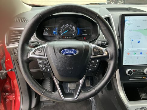 Used 2022 Ford Edge SEL w/ Convenience Package image 11