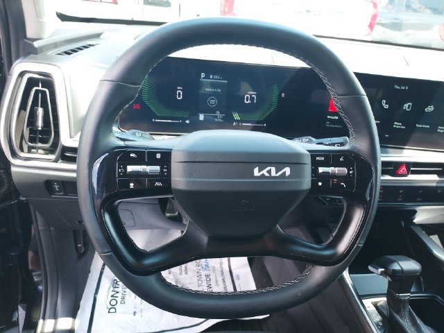 Used 2026 Kia Sorento LX FWD image 14