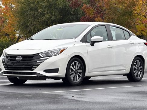 Used 2023 Nissan Versa SV image 15