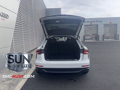 Used 2024 Audi RS Q8 w/ Black Optic Package image 31