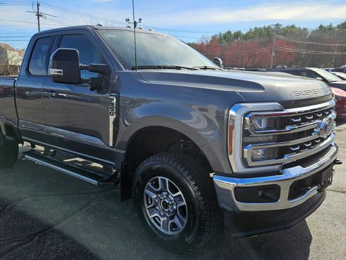 Used 2024 Ford F350 Lariat image 3
