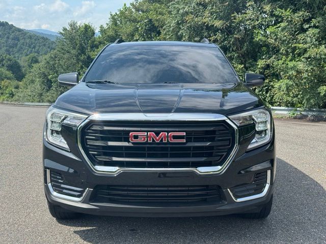 Certified 2024 GMC Terrain SLE w/ Driver Convenience Package AWD/4WD image 31