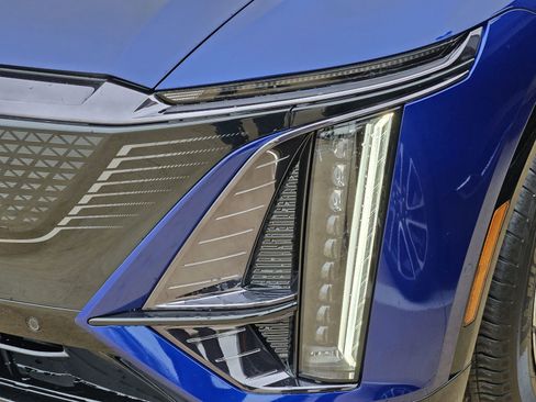 New 2026 Cadillac Lyriq Sport w/ LPO, Floor Liner Package AWD/4WD image 10