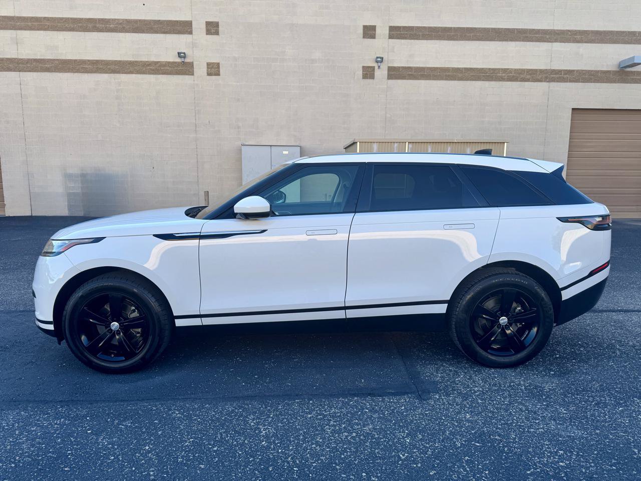 Used 2020 Land Rover Range Rover Velar S AWD/4WD image 4