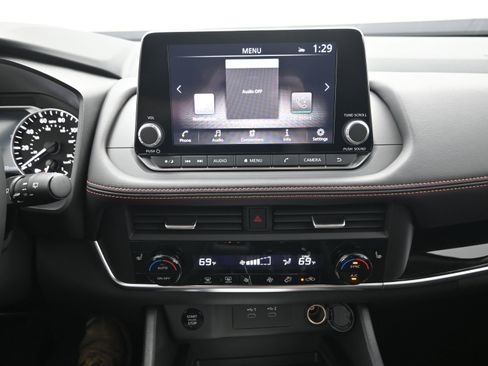 New 2026 Nissan Rogue SV image 15