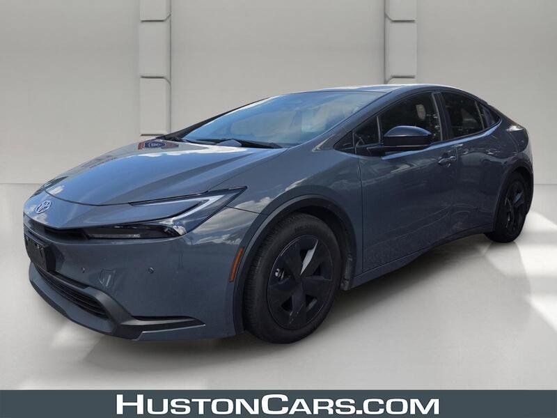 Used 2024 Toyota Prius LE FWD image 1