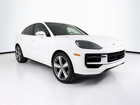 New 2025 Porsche Cayenne Coupe image 7