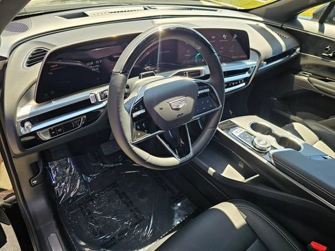 New 2026 Cadillac Lyriq Sport AWD/4WD image 19