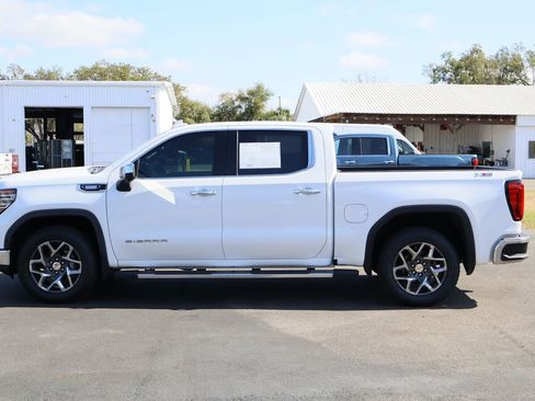Used 2022 GMC Sierra 1500 SLT w/ SLT Premium Plus Package image 5