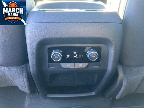 New 2026 Chevrolet Traverse LT image 24