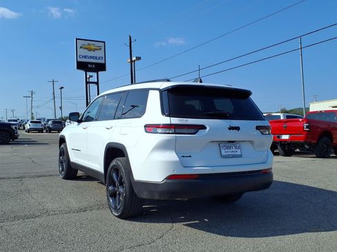Used 2025 Jeep Grand Cherokee L Laredo AWD/4WD image 20