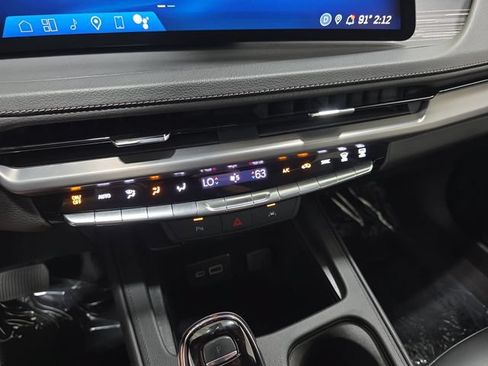 Certified 2025 Cadillac XT4 Premium Luxury AWD/4WD image 21