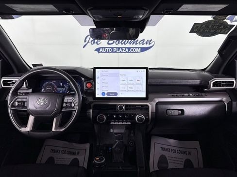 Used 2025 Toyota Tacoma TRD Off-Road image 2