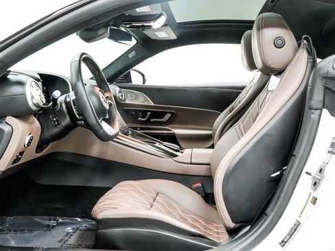 Used 2025 Mercedes-Benz AMG GT 43 image 16