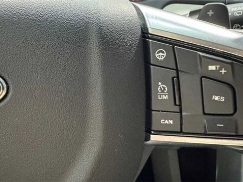 Used 2019 Land Rover Discovery Sport HSE image 29