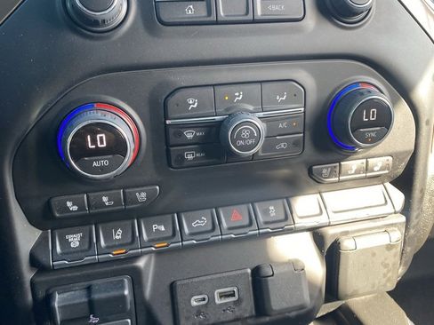 Used 2022 Chevrolet Silverado 2500 High Country image 17