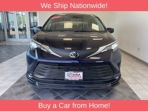 Used 2026 Toyota Sienna XLE FWD image 4