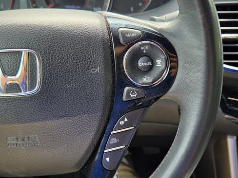 Used 2016 Honda Accord Touring image 24