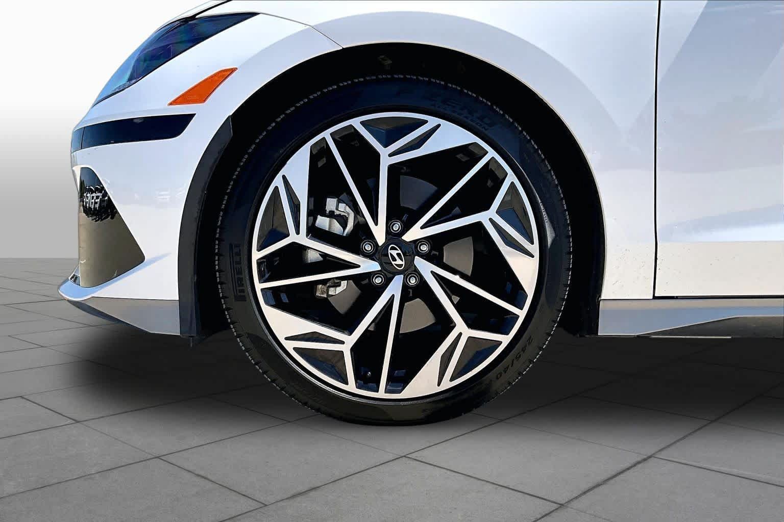 Certified 2025 Hyundai Ioniq 6 SEL RWD image 11
