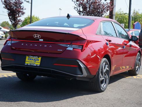 New 2025 Hyundai Elantra SEL image 5