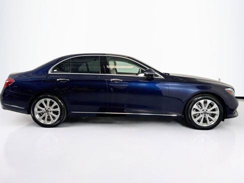Used 2019 Mercedes-Benz E 300 image 4