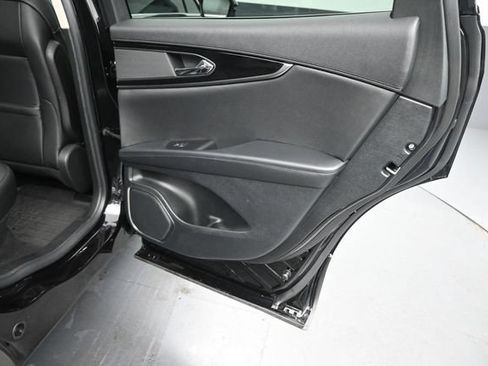 Certified 2023 Lincoln Nautilus Reserve FWD image 28