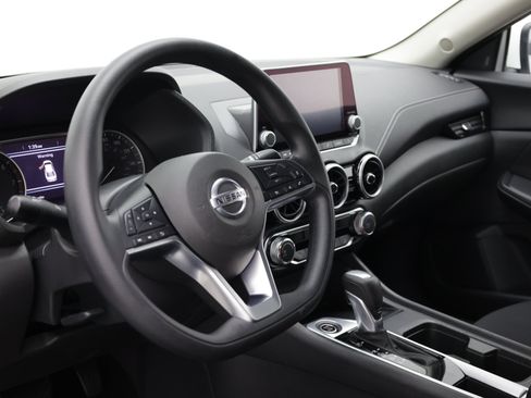 Used 2025 Nissan Sentra SV FWD image 14