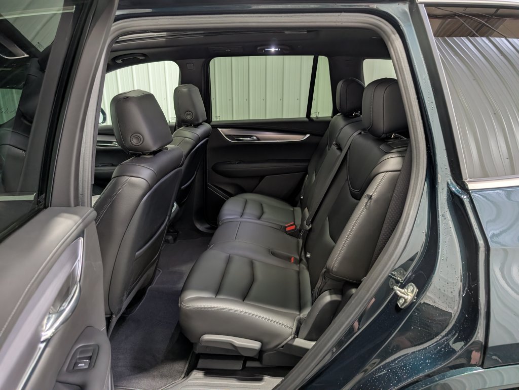 Used 2024 Cadillac XT6 Luxury w/ LPO, Floor Liner Package AWD/4WD image 10
