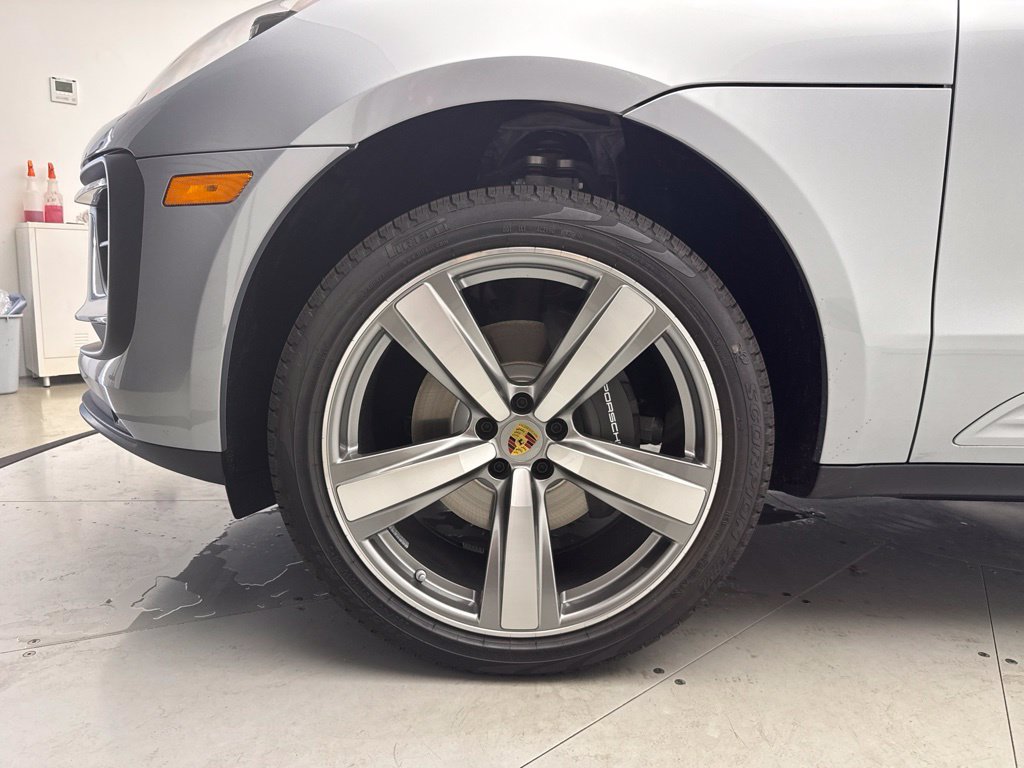 Used 2026 Porsche Macan AWD/4WD image 27