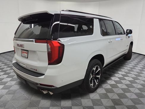Used 2025 GMC Yukon XL AT4 w/ AT4 Premium Package AWD/4WD image 4