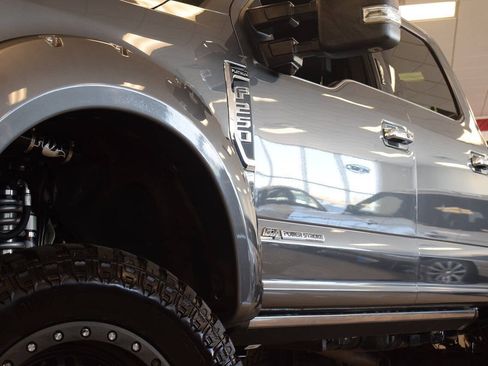 Used 2021 Ford F250 Platinum AWD/4WD image 12
