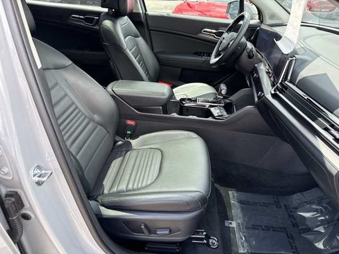 Used 2025 Kia Sportage SX FWD image 9