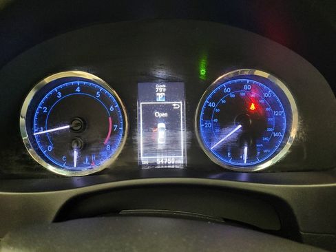 Used 2019 Toyota Corolla XLE image 23