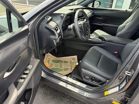 Used 2024 Lexus UX 250h F Sport FWD image 14