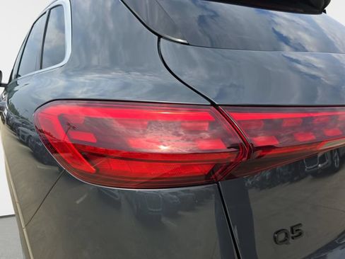 Used 2025 Audi Q5 Premium w/ Convenience Package AWD/4WD image 37