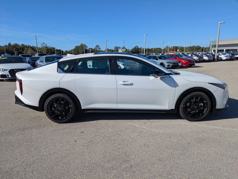 New 2025 Kia K4 GT-Line Turbo image 4