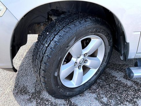 Used 2015 RAM 1500 Express RWD image 23