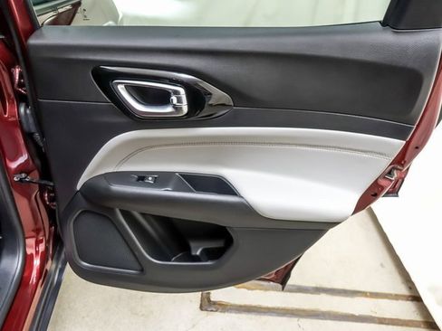 Used 2022 Jeep Compass Limited image 26