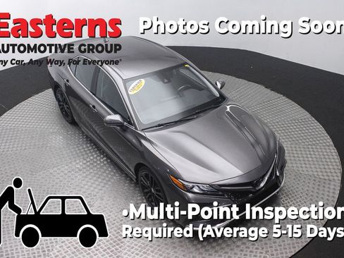 Used 2023 Toyota Camry XSE FWD image 3